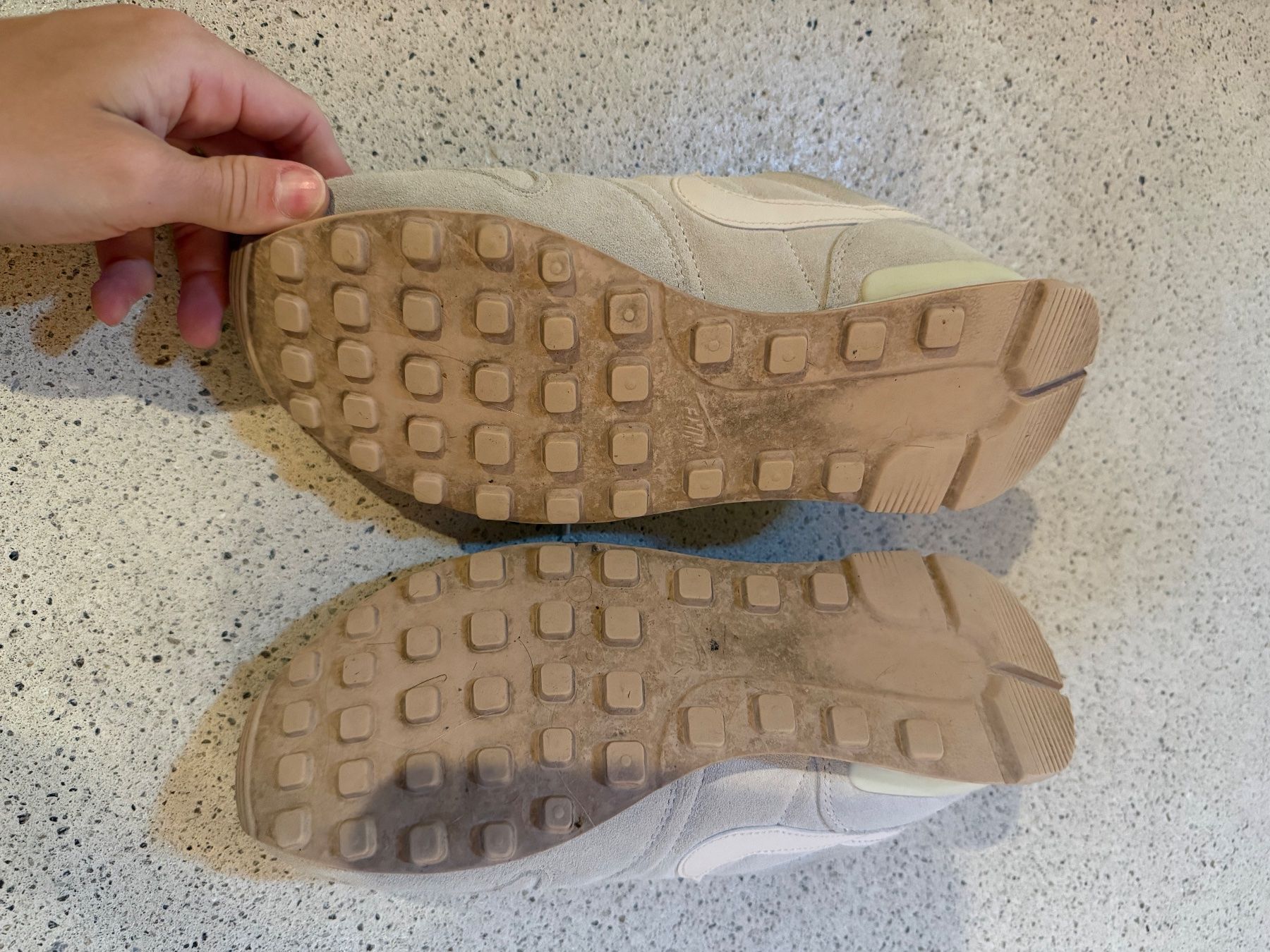 Nike Scarpe da donna: Nike Schuhe beige Gr 37.5 gebraucht – Usato da Schlieren venduto da Shark1905 2