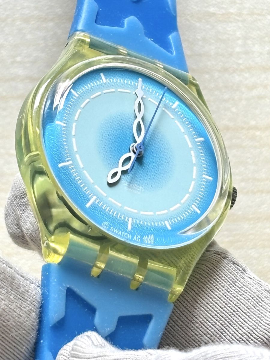 Swatch Orologi: Swatch Uhr blau transparent mit Muster  – Usato da Grenchen venduto da chththl 4