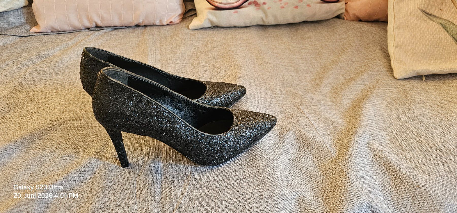 Scarpe da donna: Pumps Glitzer Design Schwarz (41) – Usato da Unterseen venduto da Anna57