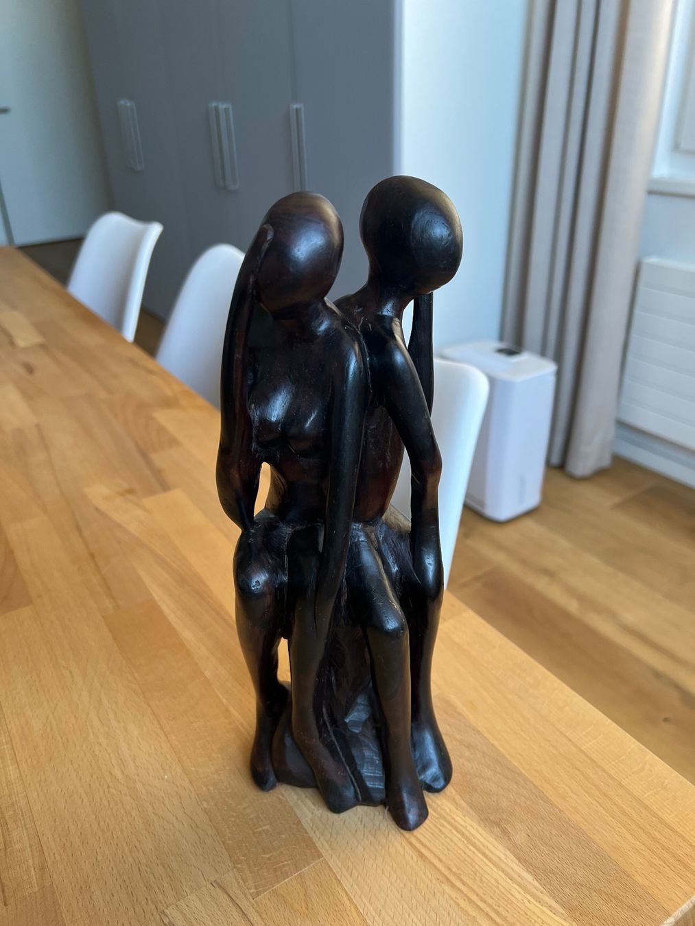 Statuette: Holzfigur aus Tansania handgeschnitzt – Usato da Herisau venduto da Nimsajg