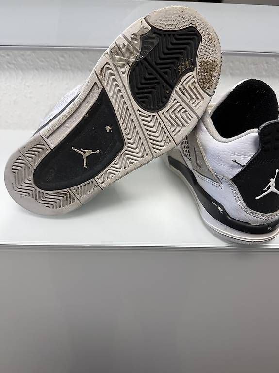 Scarpe per ragazzi: Jorden 4 Gr 30 – Usato da Riehen venduto da IvoC02 2