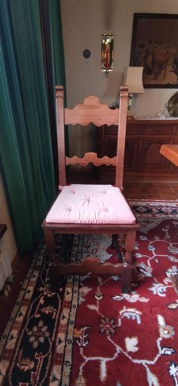 Tischset: Grande table à manger en bois massif + 8 chaises – Gebraucht aus Bern von hakcel 7