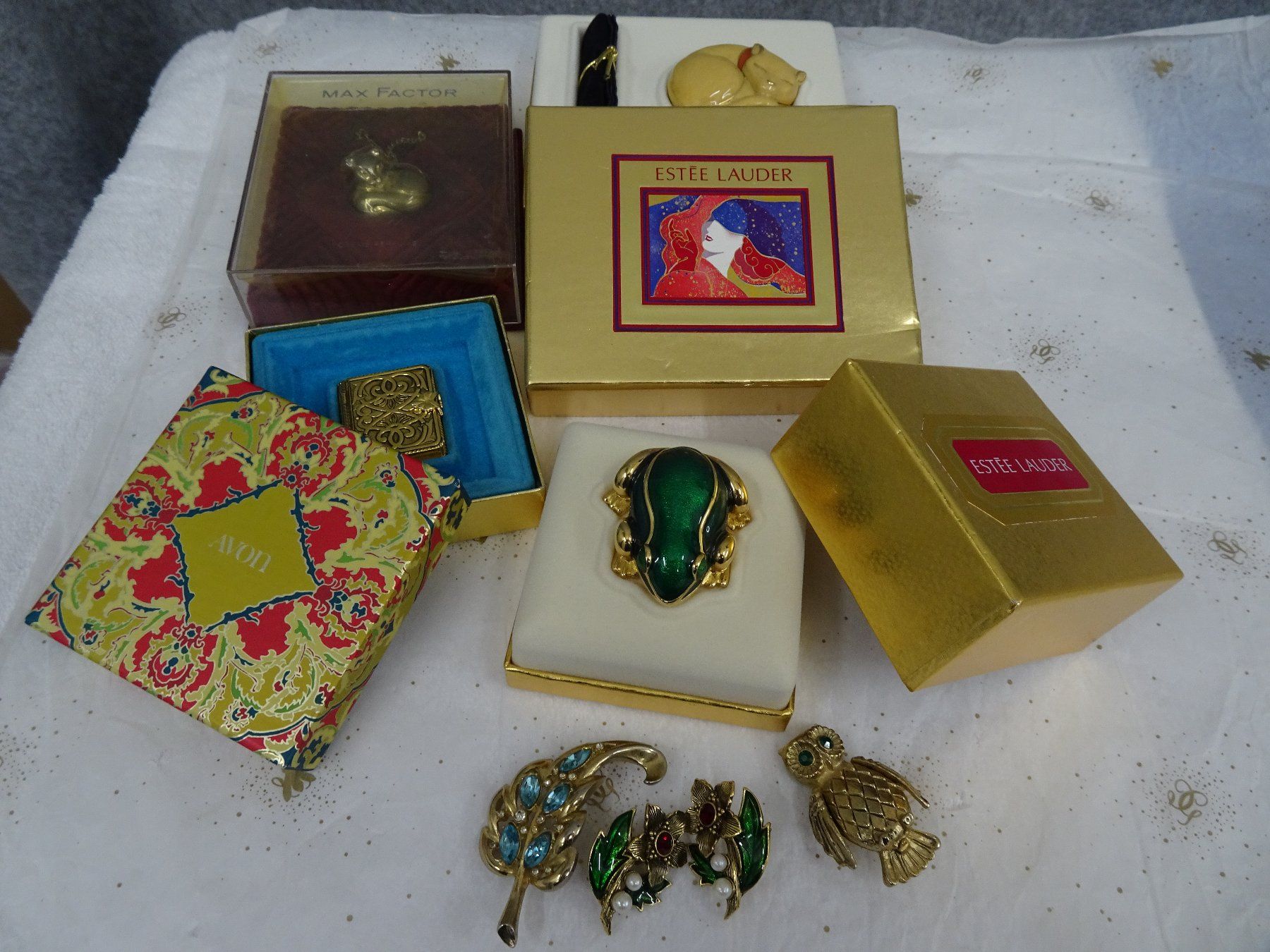 Estée Lauder Flacons: LOT 7 DIV. VINT. ESTEE LAUDER AVON FACTOR SOLID PARFUMS ETC – D'occasion à Oberwil b. Zug par JICKY-1889