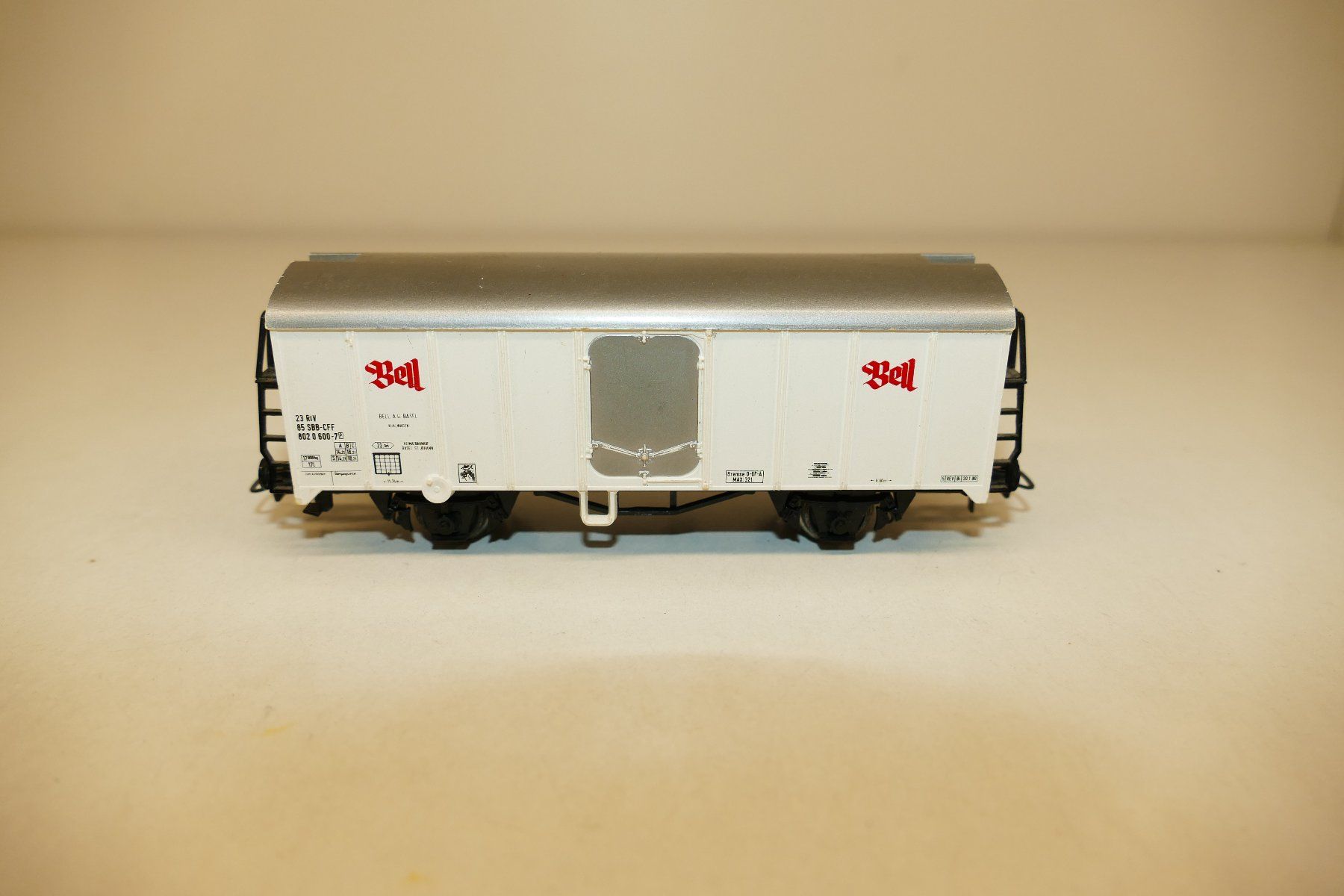 Liliput Modelleisenbahnen: Liliput H0: SBB Kühlwagen Bell – Gebraucht aus Niederhasli von rail-duerst 2