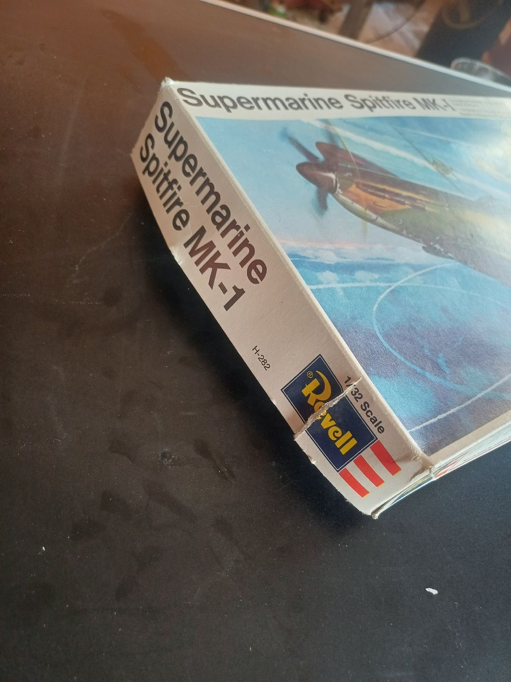 Revell Kits de montage: Modellbausatz Supermarine Spitfire MK-1 – Défectueux à Wangenried par Recycler94 1