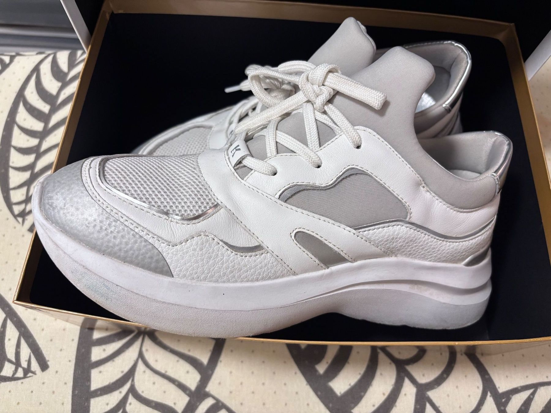 Karl Lagerfeld Scarpe da donna: Karl Lagerfeld Sneaker – Usato da Wetzikon ZH venduto da Deba26 4
