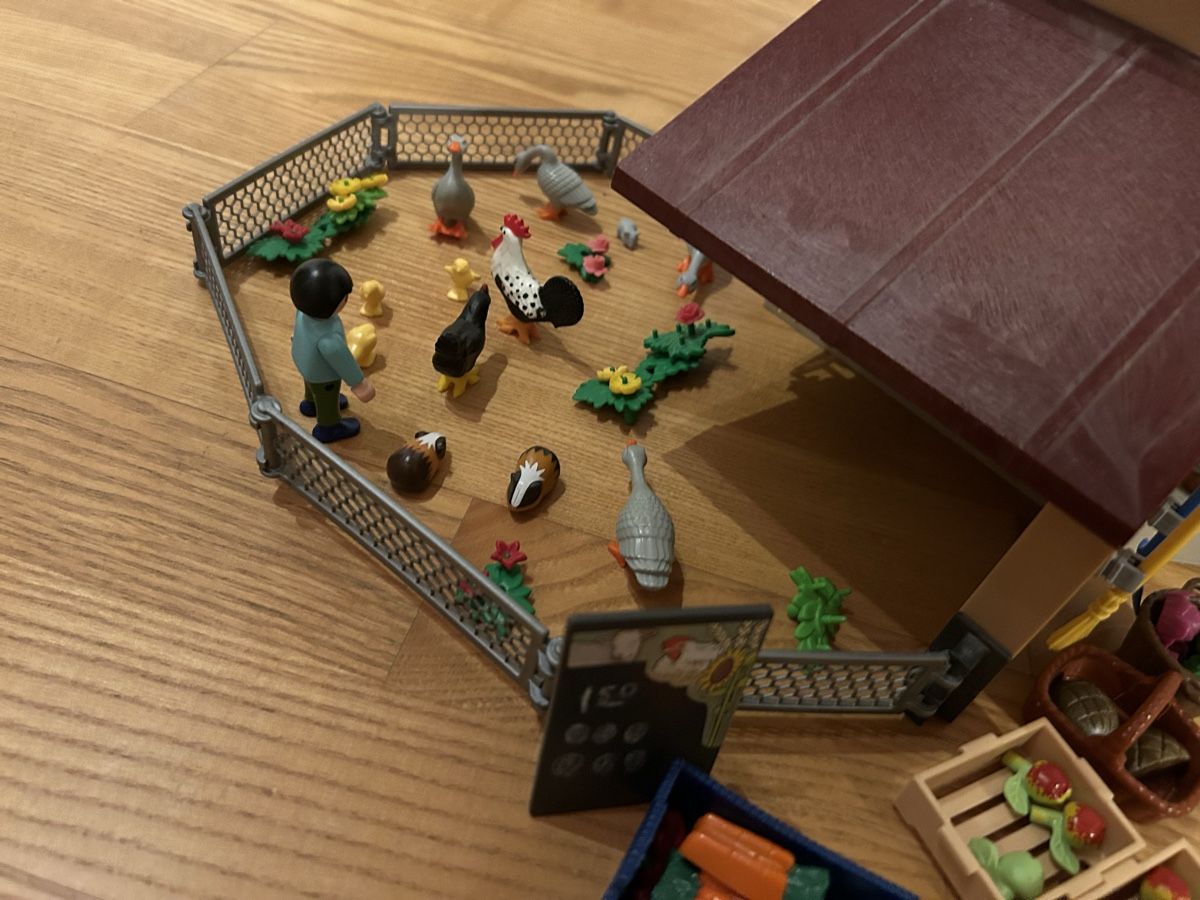 Playmobil Giocattoli: Playmobil-Bauernhaus – Usato da Lengnau AG venduto da Mefari 4