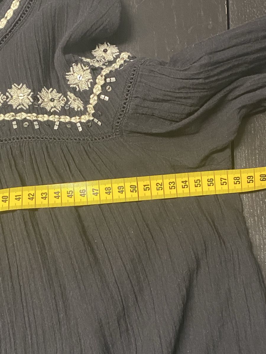 Next Chemisiers: Bluse next mit Stickereien Gr. 44 / XL – D'occasion à Biel-Benken BL par PANORMUS 1