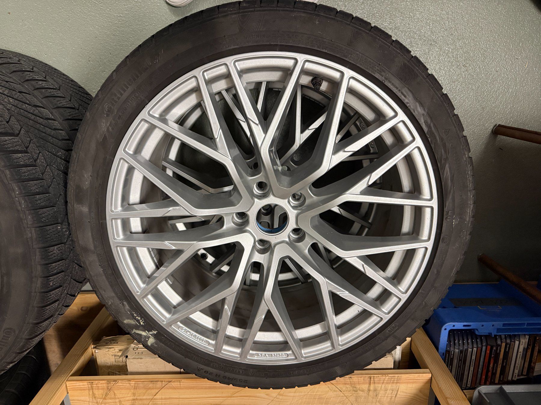 Pneus & Roues: Tesla Model Y Winterräder – D'occasion à Wollerau par Schellfisch 3