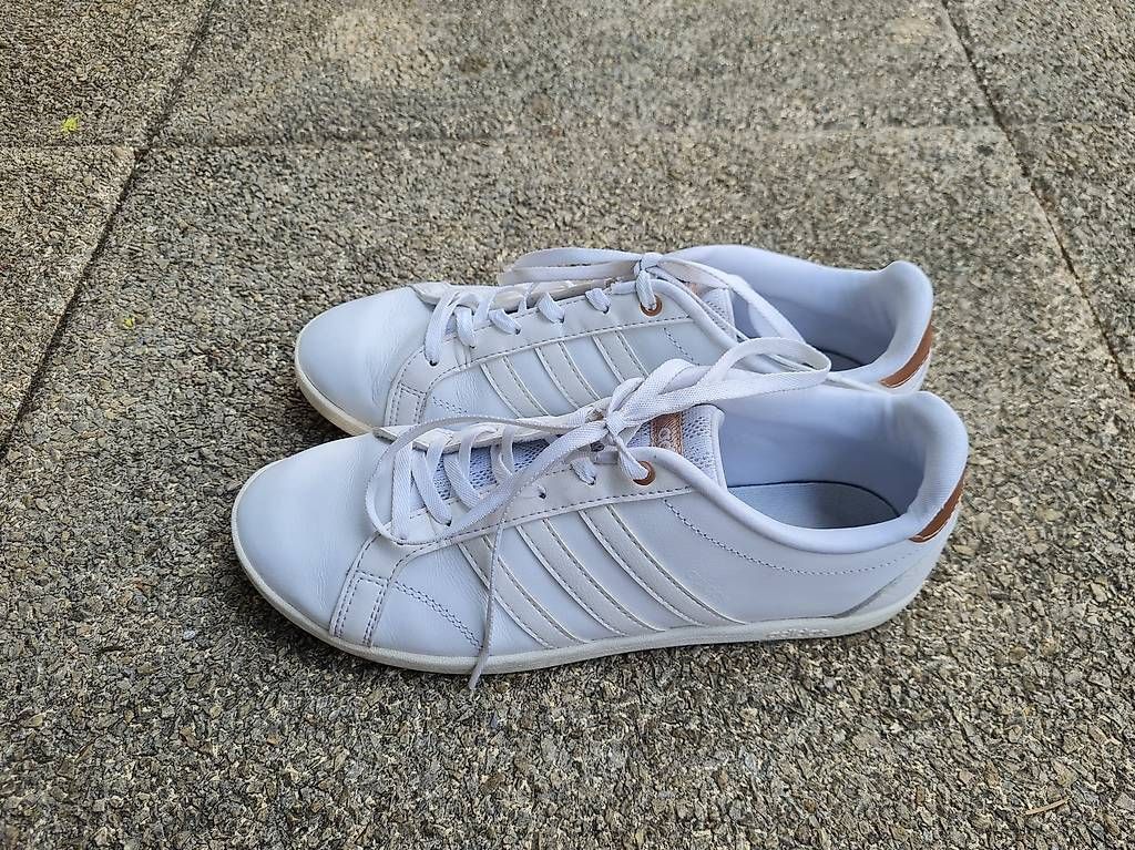 Damenschuhe: Adidas Sneaker Gr. 39 – Gebraucht aus La Heutte von tau_5vvl