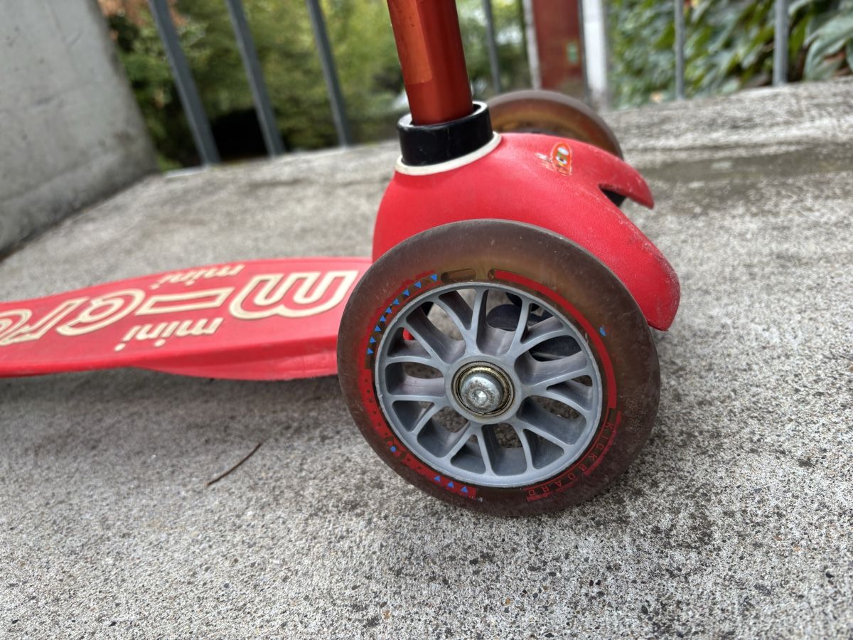 Micro Fahrzeuge für Kinder: Mini Micro Trottinett rot – Gebraucht aus Riehen von ERU_123 5