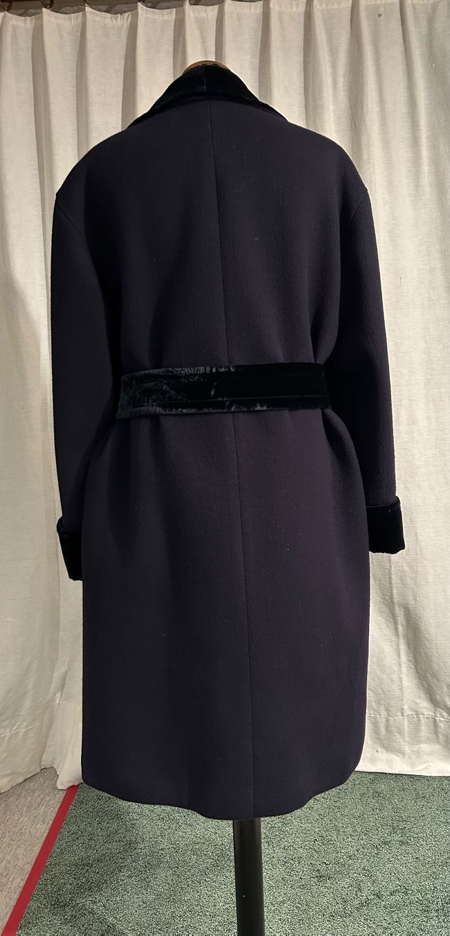 Cappotti: Eleganter GIANFRANCO FERRE Wintermantel mit Samt Gr. 40 – Nuovo (secondo la descrizione) da Niederglatt ZH venduto da adi_99tq 3