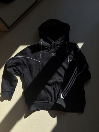Adidas hoodie M/L - 9/10