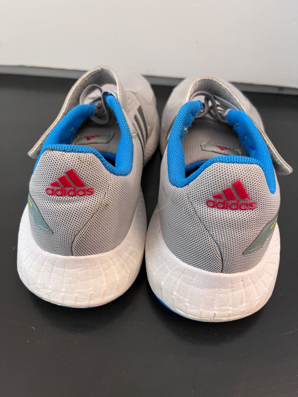 Adidas Scarpe da uomo: Adidas-Turnschuh, Grösse 38 2/3 – Usato da Langendorf venduto da Wubri 1
