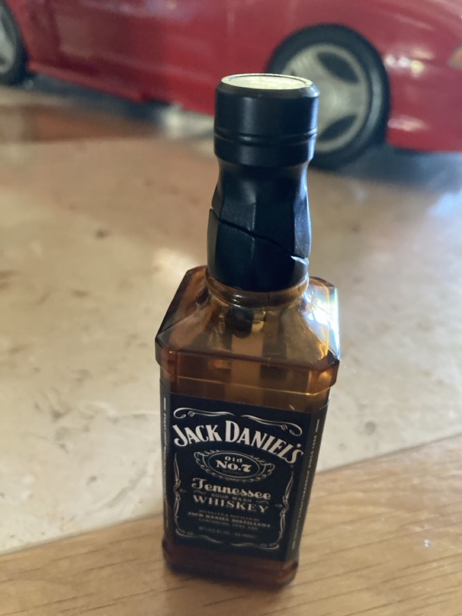 Jack Daniels Bevande alcoliche:  Jack Daniel's, lot collector – Usato da Bursinel venduto da SeveralLives 1