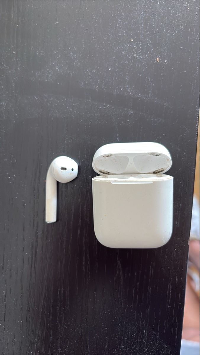Casques audio: Ladegehäuse für Kopfhörer weiss – D'occasion à Zürich par Nonas1996