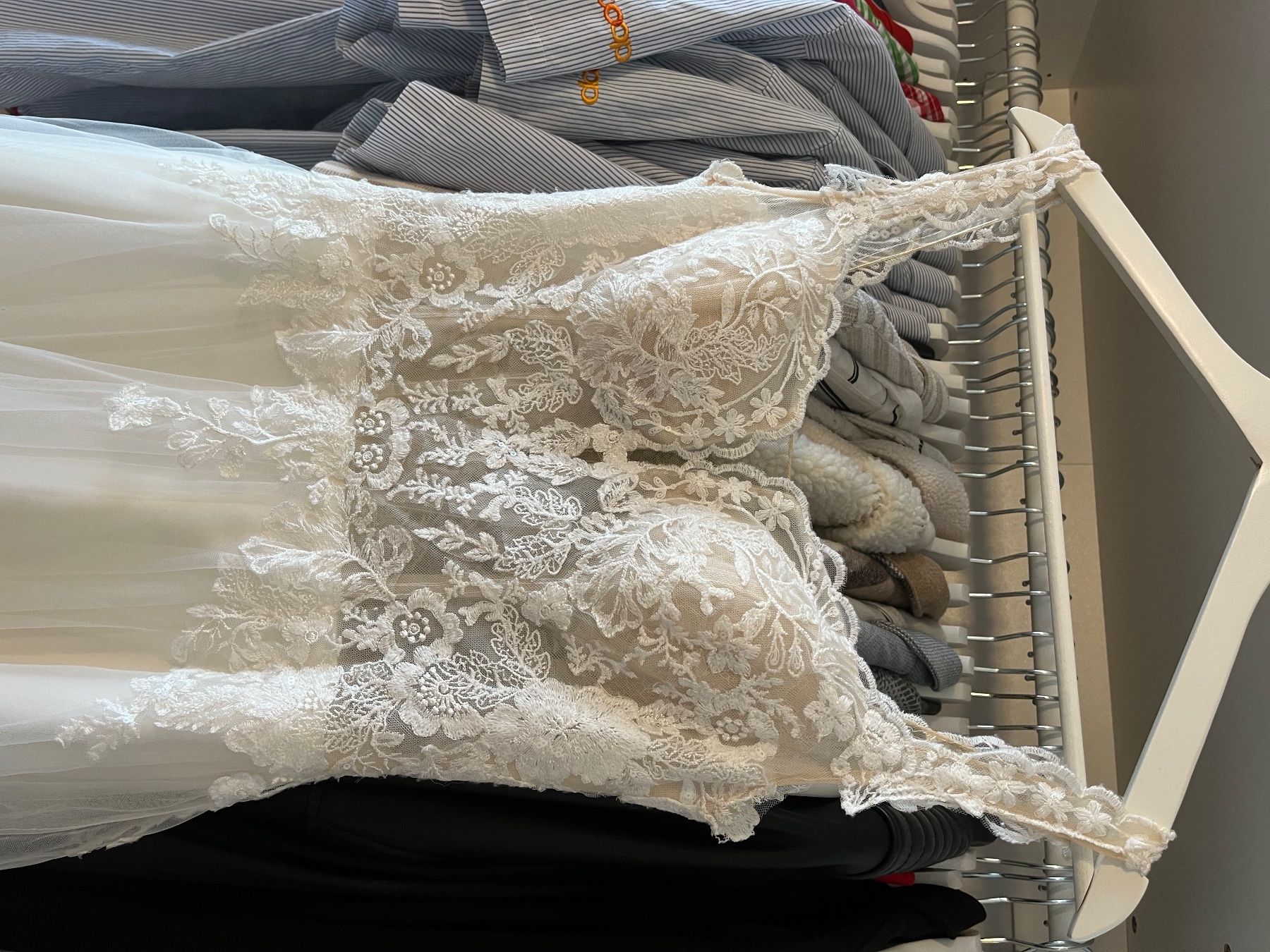 Kleider: Wunderschönes Hochzeitskleid – Gebraucht aus Düdingen von Portugal.91 1