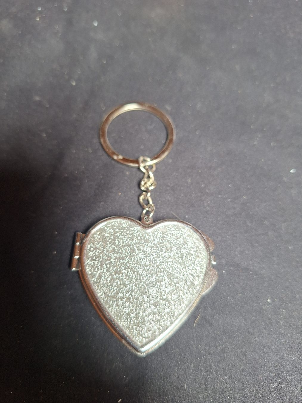 Portachiavi: Porte-clés coeur médaillon  bon état – Usato da Crans VD venduto da Yobia8 1