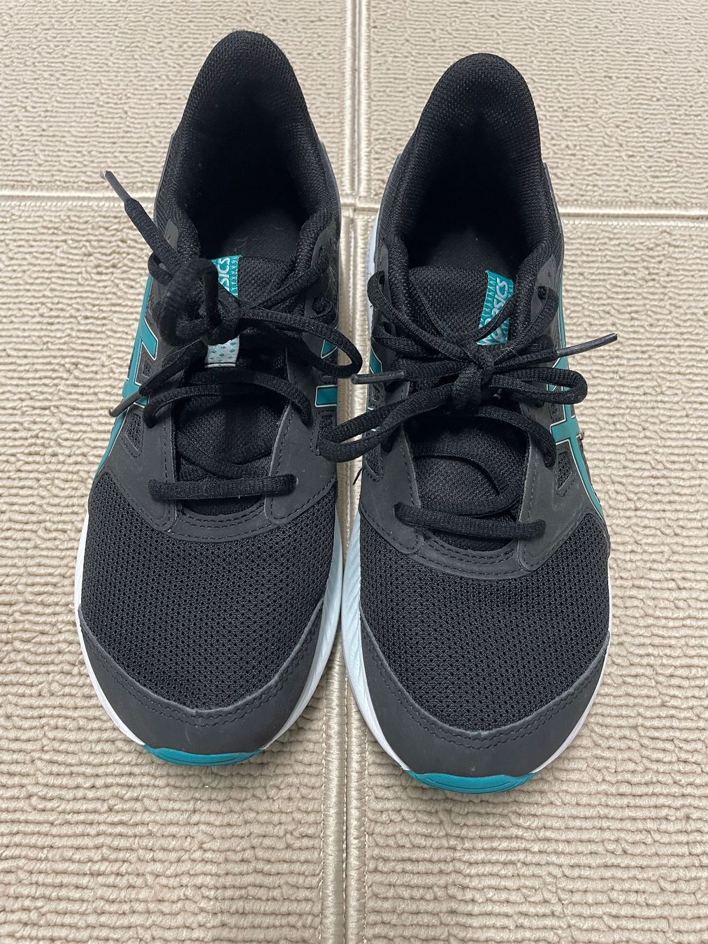 Asics Scarpe per ragazzi: ASICS Kinder Turnschuhen – Usato da Schaffhausen venduto da kon_9tj8
