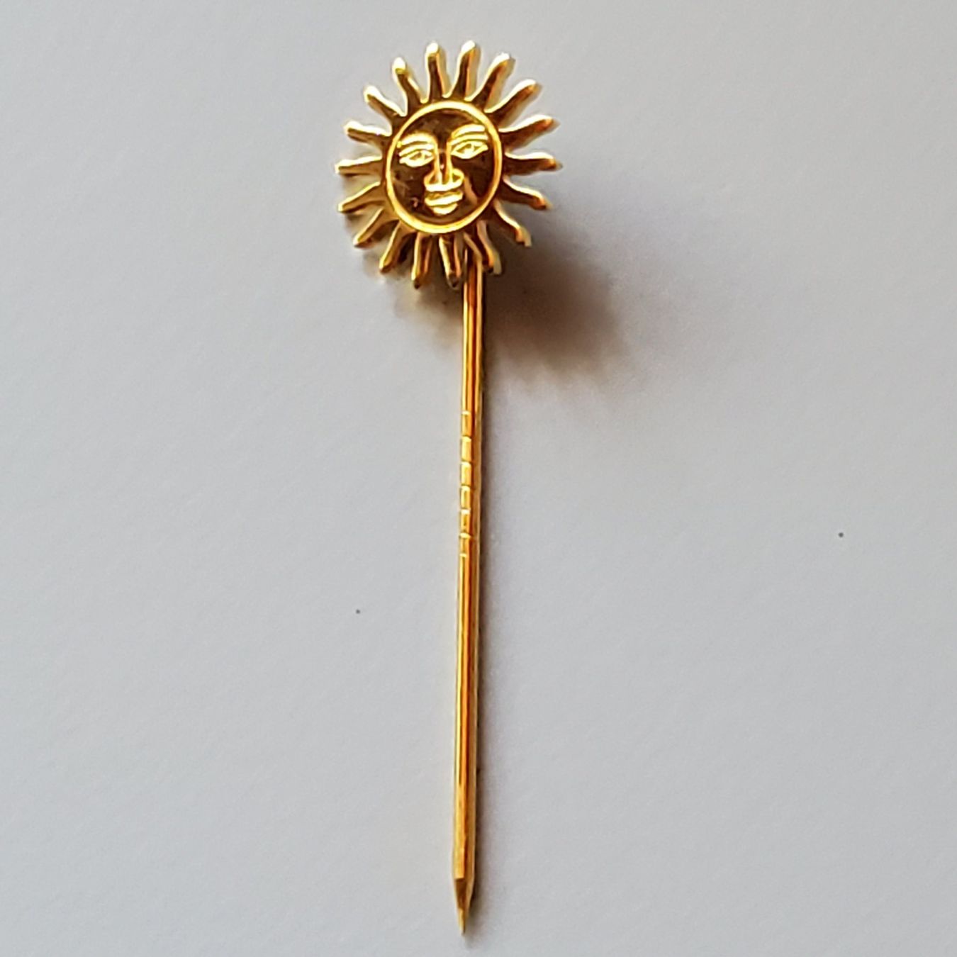 Broschen & Nadeln: Anstecker - Sonne von St. Moritz – Neu (gemäss Beschreibung) aus Villnachern von RicardoMary