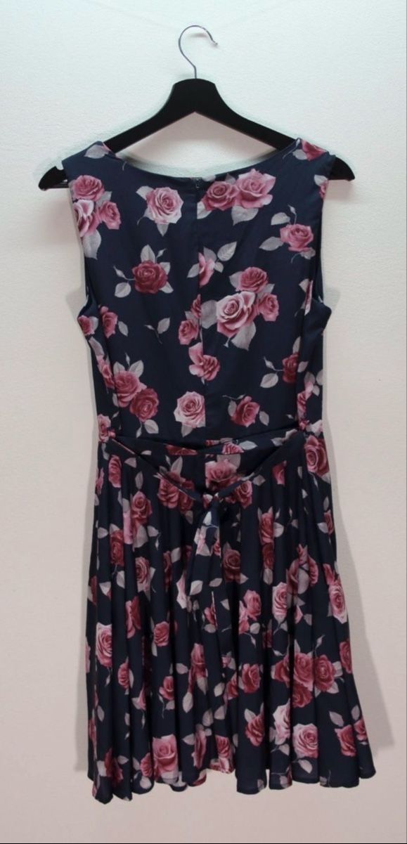 Robes: Iska Kleid, Gr. M, Blumenmuster – Neuf (Voir description) à Schaffhausen par Fundperle 3