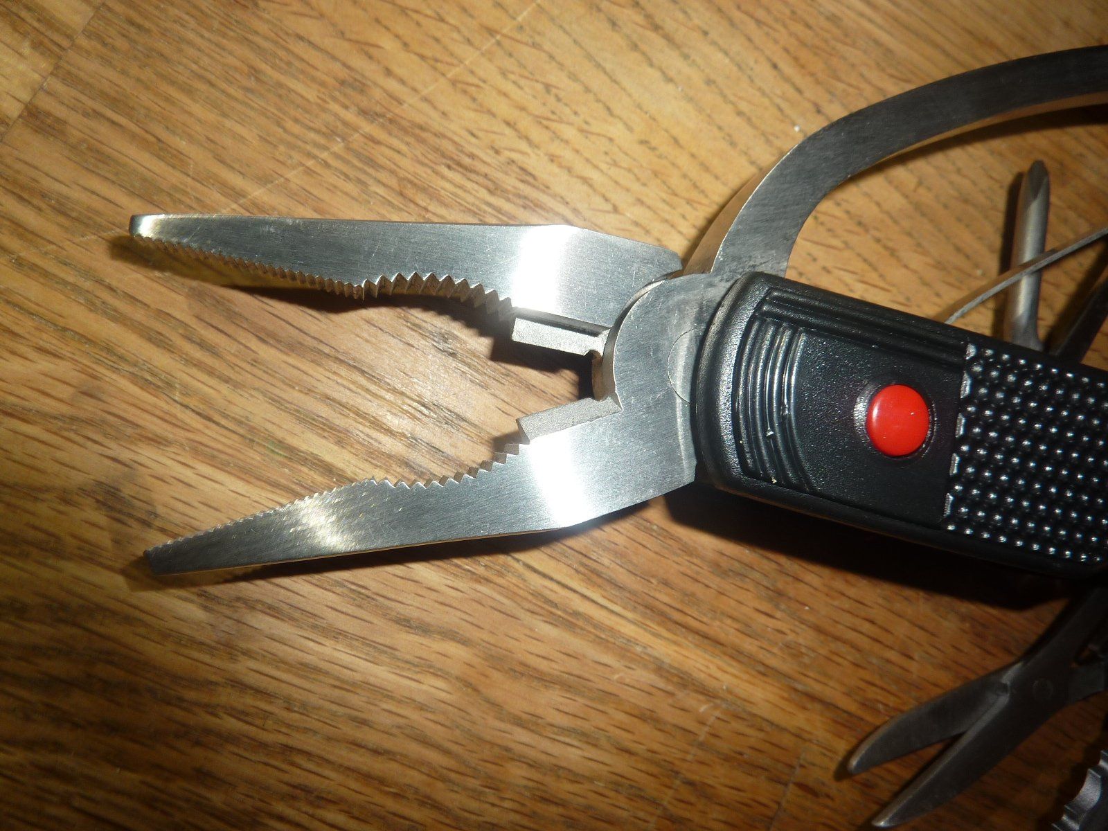 AC-DC Alle Werkzeuge: 12 in 1 Multi Tool Zange Neu mit Tasche – Gebraucht aus Hochfelden von swissice 3