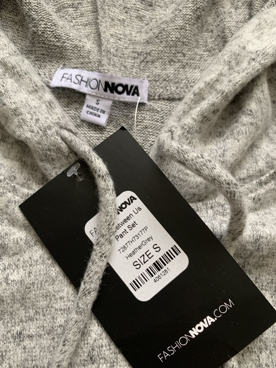 Lotti di vestiti: Fashion Nova S Set Top und Hose Freizeit hellgrau – Usato da Wängi venduto da JALE04 5