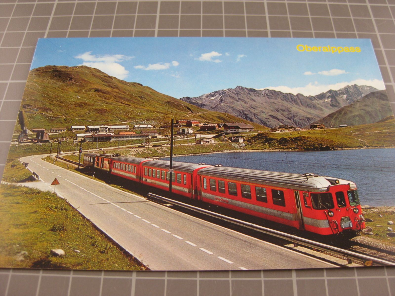 Cartoline postali: AK Oberalp Passhöhe mit Zug – Usato da Malters venduto da Marosko