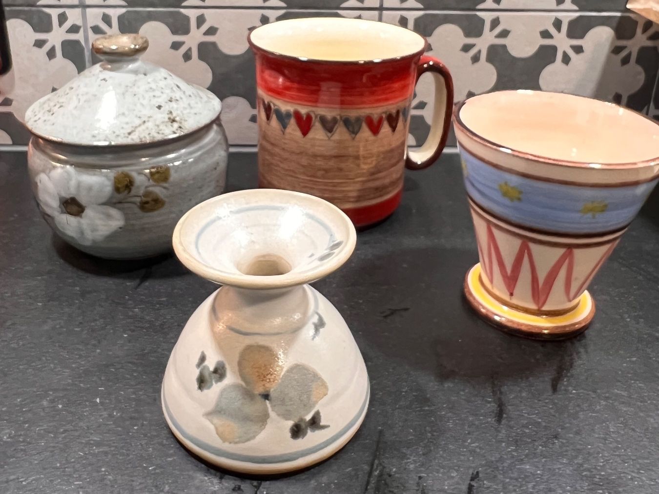 Set di piatti: Pottery lot – Nuovo (secondo la descrizione) da Lausanne venduto da NYC67 4