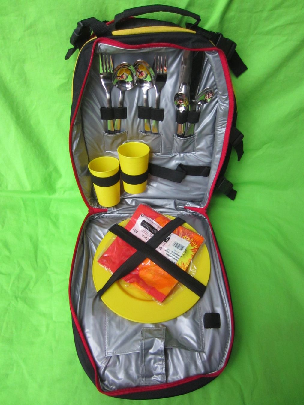 Zaini: Eichhof Picknick Rucksack Besteck und Teller Eichhof Bier – Nuovo (secondo la descrizione) da Sursee venduto da Tschiger 2