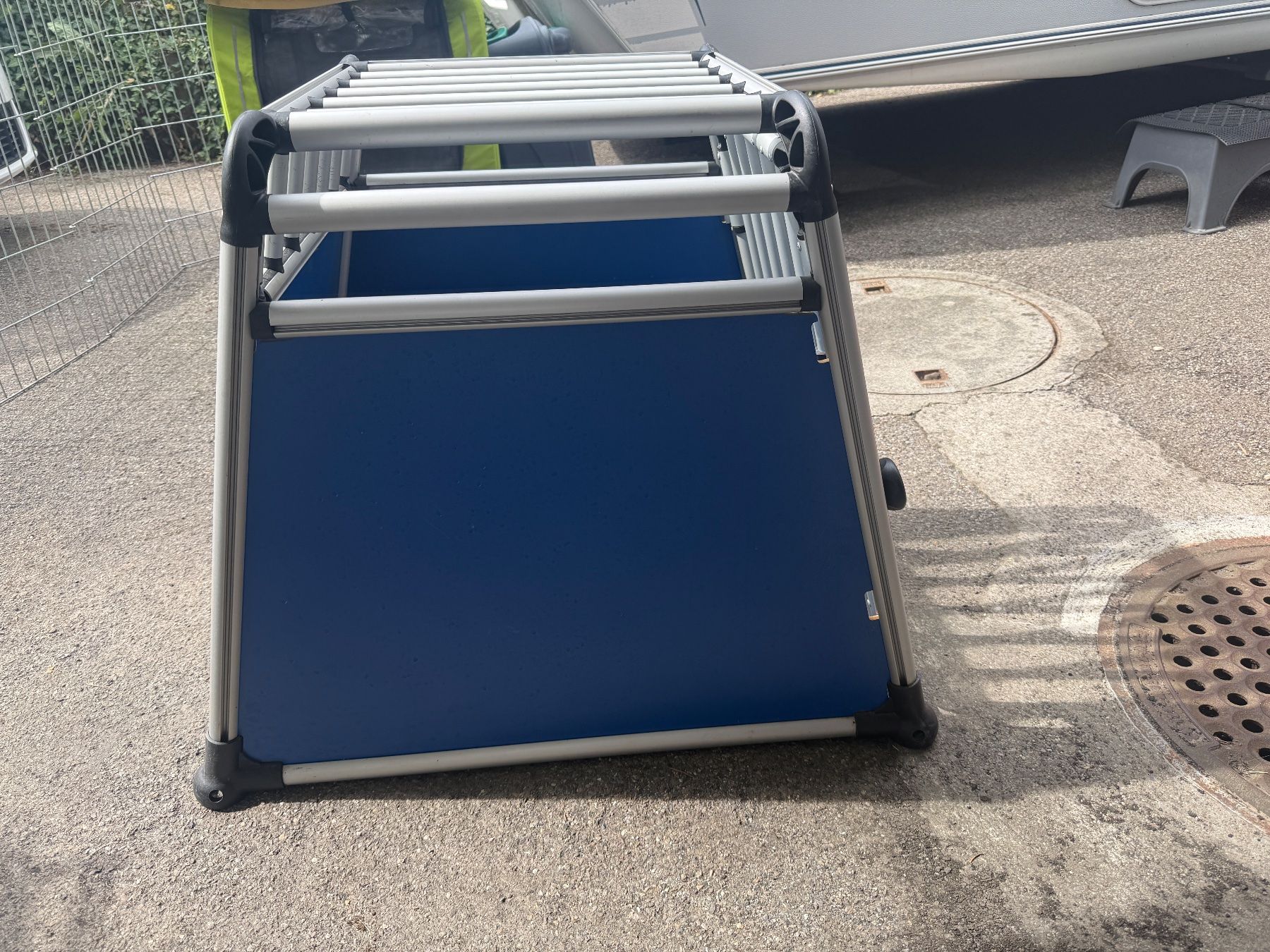 4pets Gabbie, trasporto & Sicurezza: Hundebox Aluminium gebraucht – Usato da Fischbach-Göslikon venduto da Joy222 1