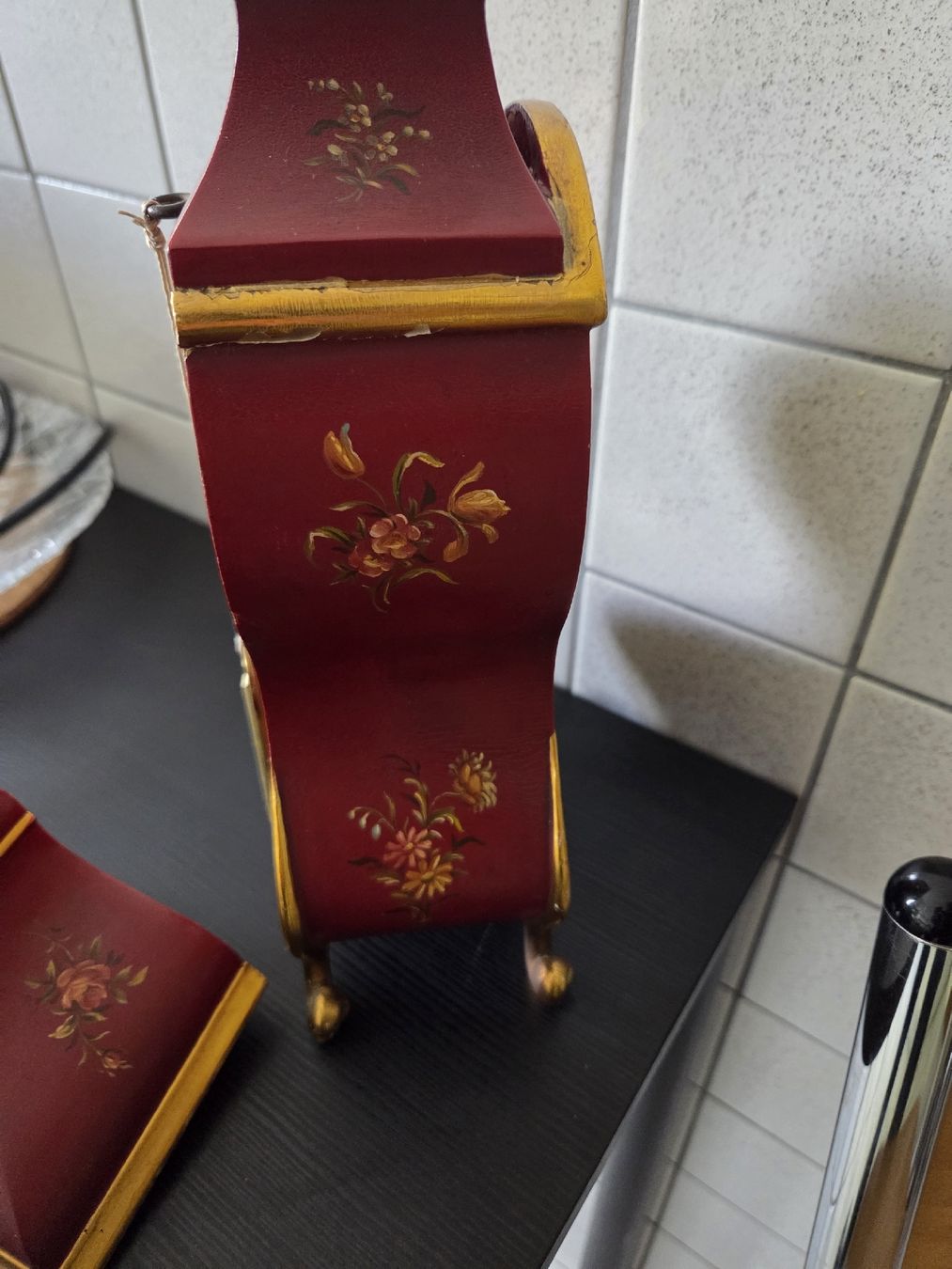 Zenith Orologi da terra & Orologi da parete: Tischuhr Zenith rot bemalt  – Usato da Dietikon venduto da Allegra34 9