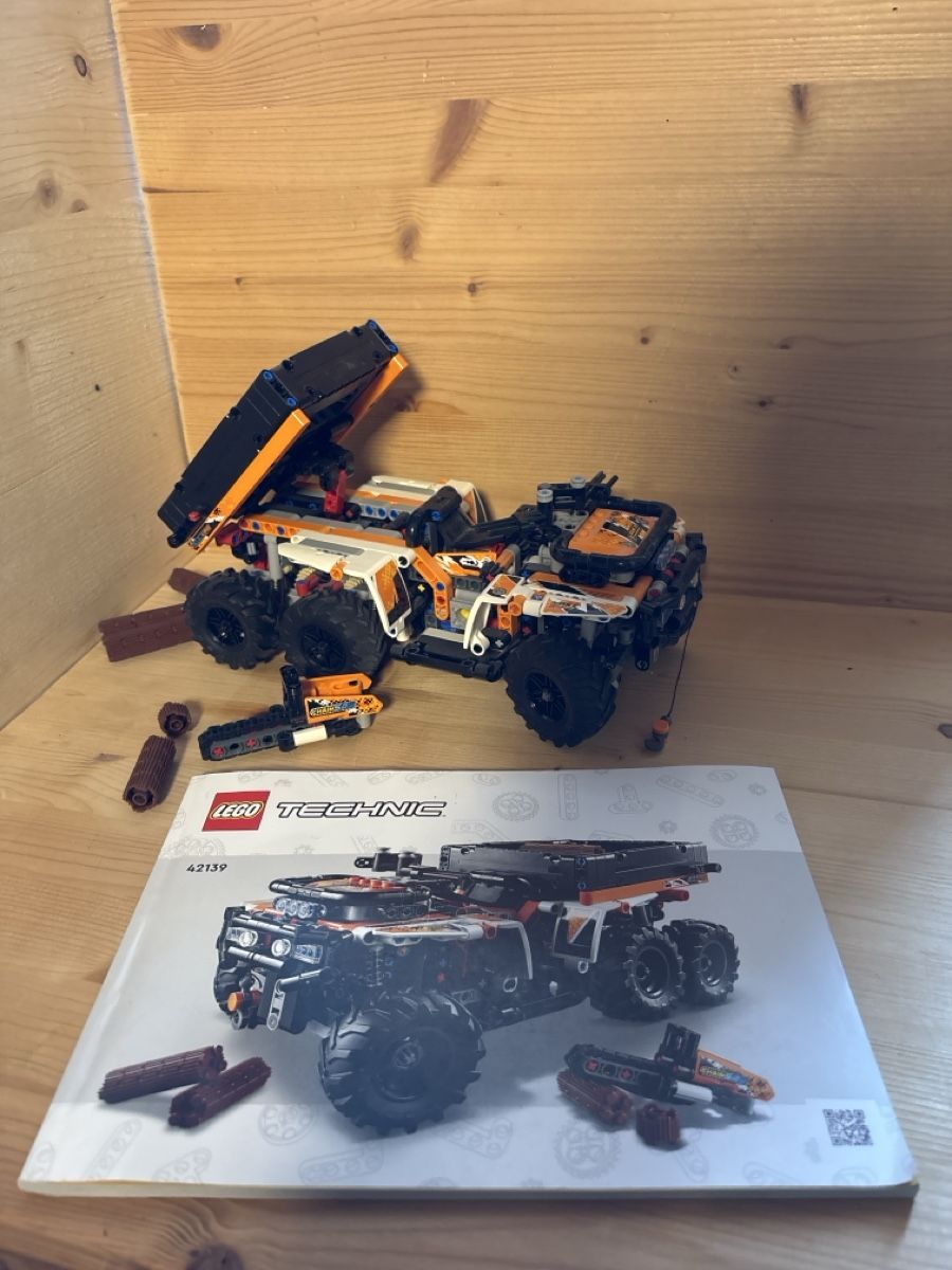 Lego Kit di costruzioni: LEGO Technic 42139 – Usato da Grandvillard venduto da pad_9hmh