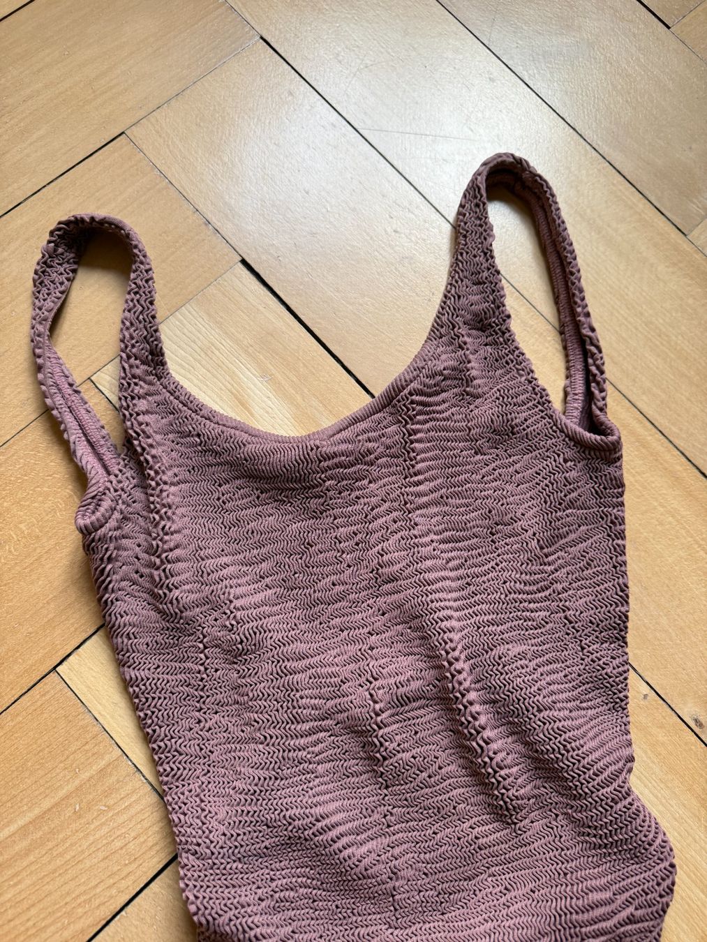 Oysho Costumi da bagno & Bikini: OYSHO - Monokini Badeanzug braun M – Usato da Zürich venduto da Diazaio 1