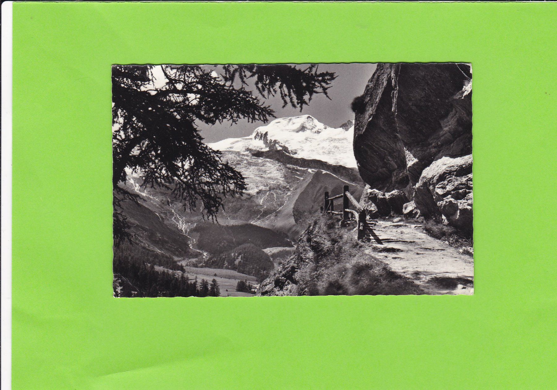 Cartoline postali: Saas-Fee, Blick vom Kapellenweg – Usato da St. Peterzell venduto da neckertal