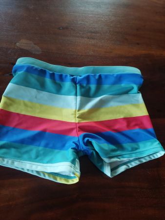 Badehose / Badeshorts Grösse 134/140 Gestreift