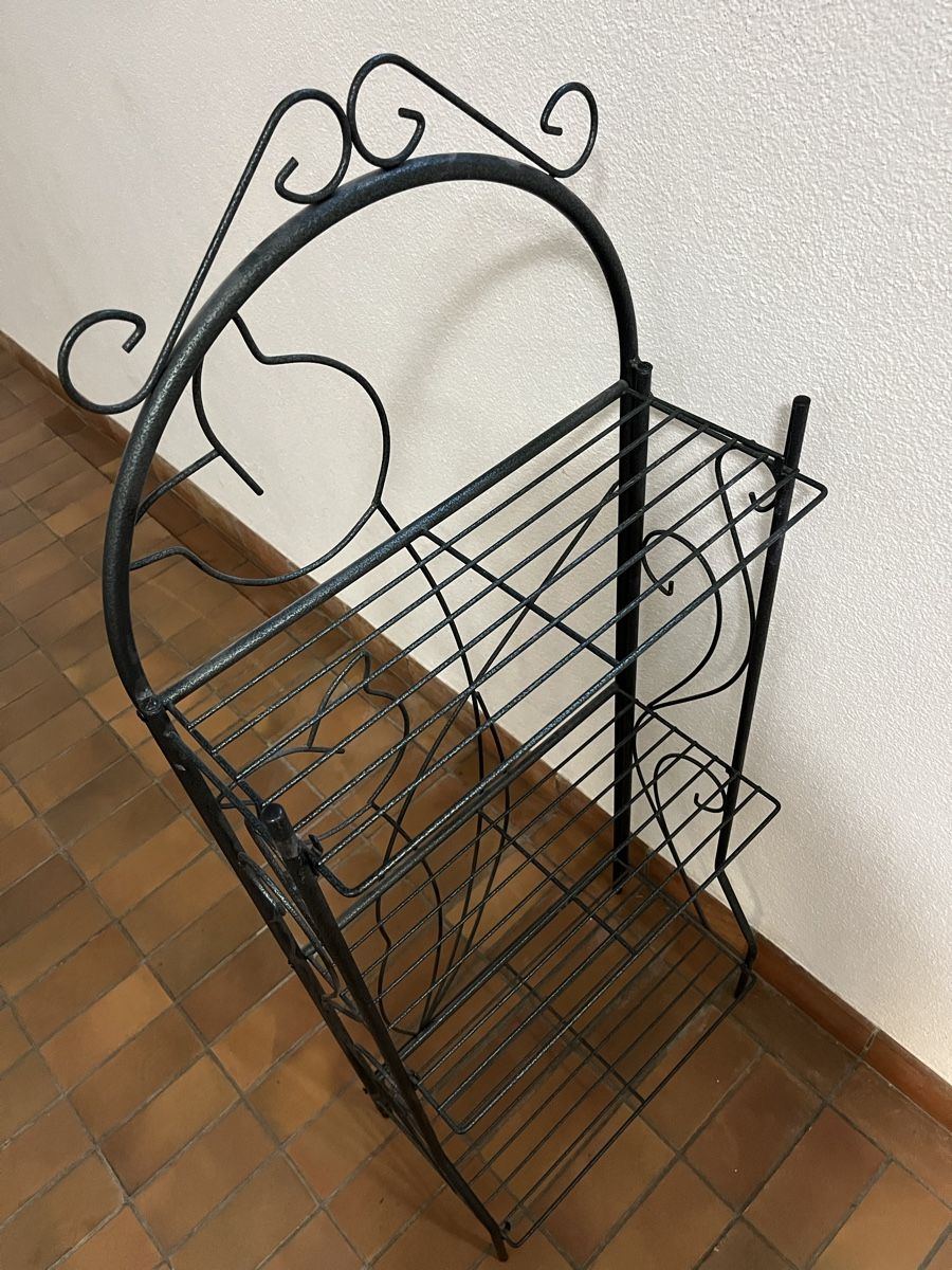 Regale: Wunderschönen Blumenregal . – Gebraucht aus Zürich von Odessit 1