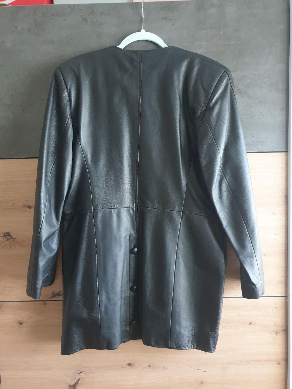 Vestes: Veste en cuir – D'occasion à Fribourg par mal_8zjh 2