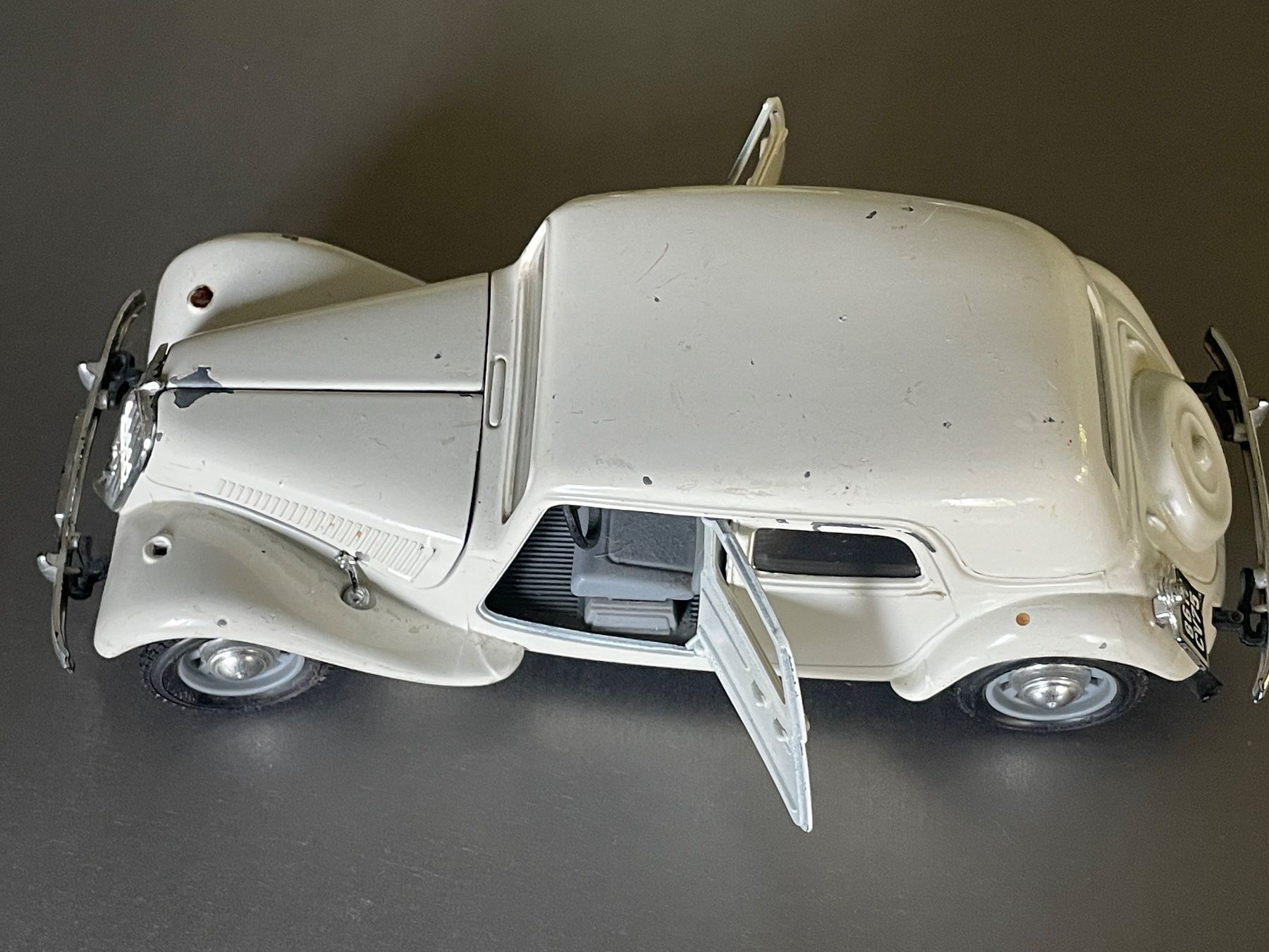 Bburago Modellautos: Bburago Citroen T.A 15 CV 75/1:24 – Gebraucht aus Volketswil von rubin74 2