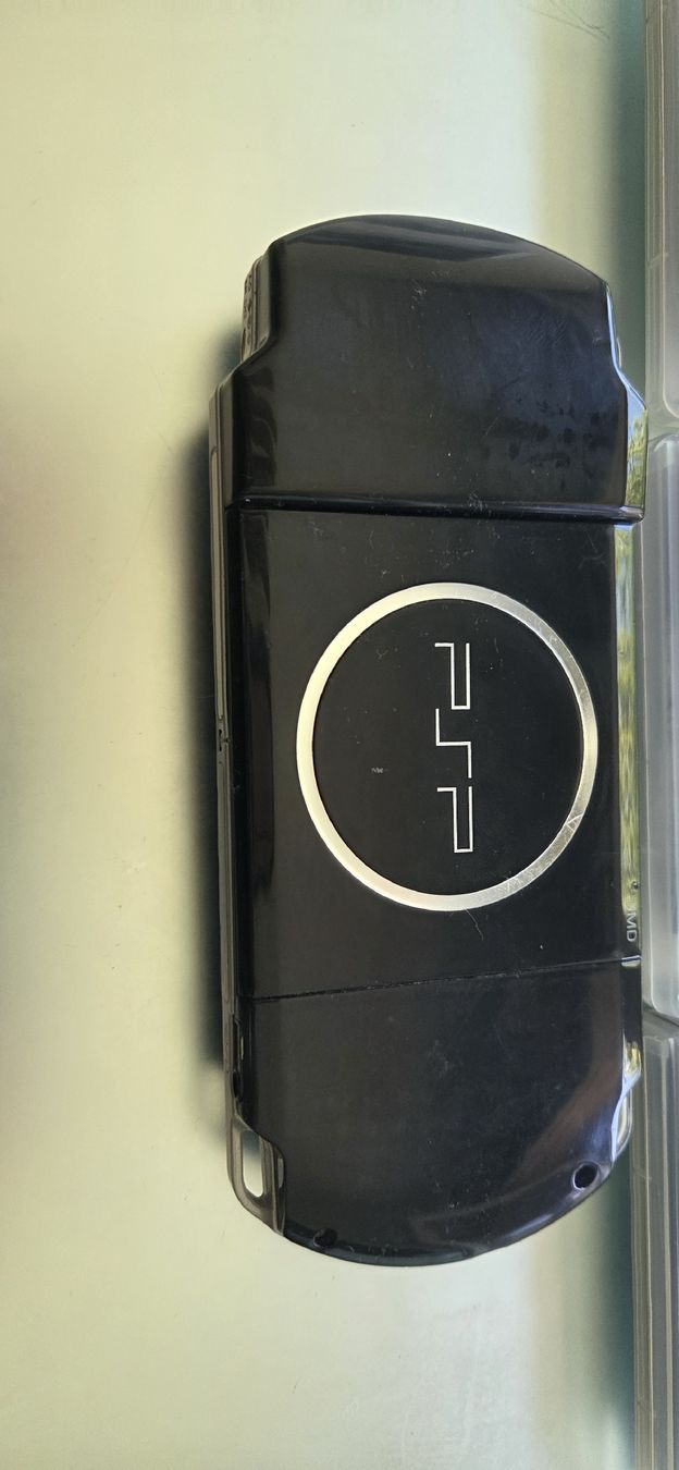 Sony Console: Sony PSP 3000 + Spiele + Ladegerät   – Usato da Huttwil venduto da ser_gn9l 3