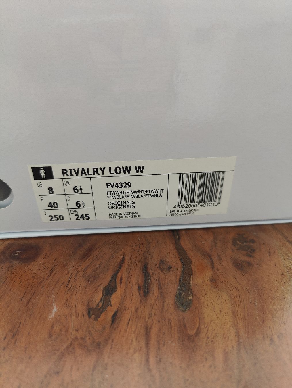 Adidas Damenschuhe: Adidas Glitzersneaker Gr.40 – Neu und originalverpackt aus Adliswil von tan_mpy7 2