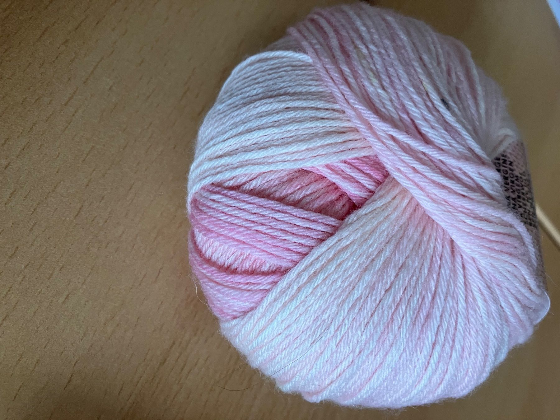 Lang Yarns Wolle: 1 Knäuel Lang Merino200 Bébé, rosa – Neu und originalverpackt aus Baar von Zugi2 2