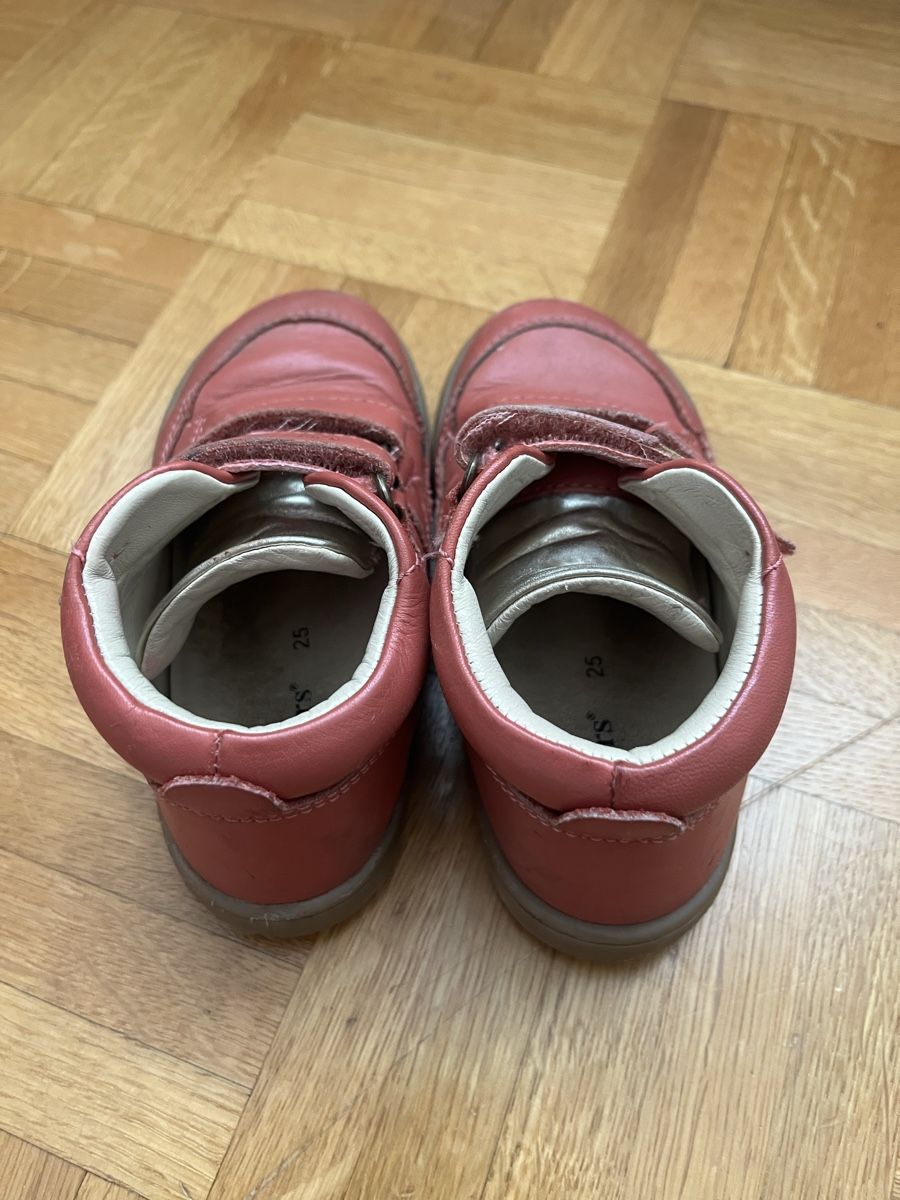 Scarpe per ragazze: Kickers shoes, size 25, leather – Usato da Villette (Lavaux) venduto da eva_l6gw 2