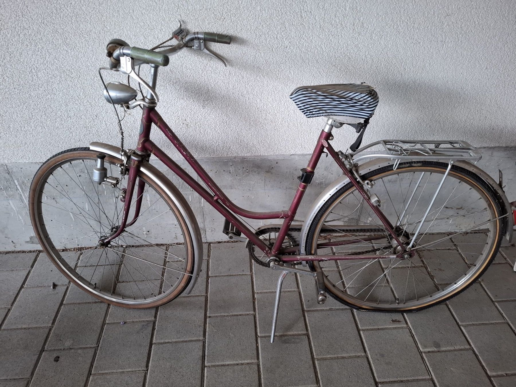 Velos: Vintage Damenfahrrad – Gebraucht aus Leuzigen von bro_m6y9
