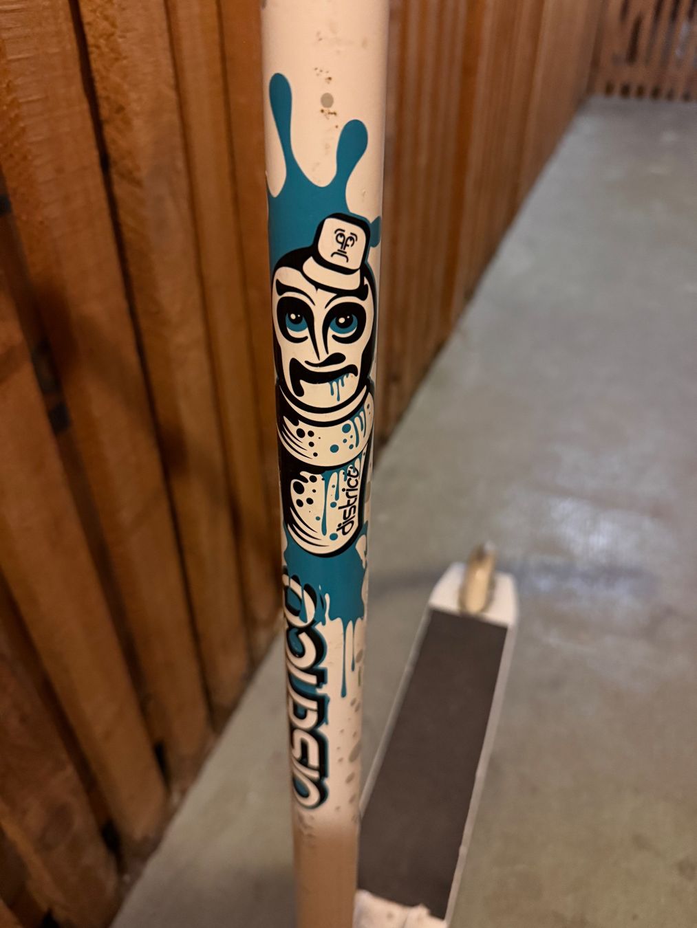 Kickboard: Trottinette freestyle District – D'occasion à Lausanne par cat_656q