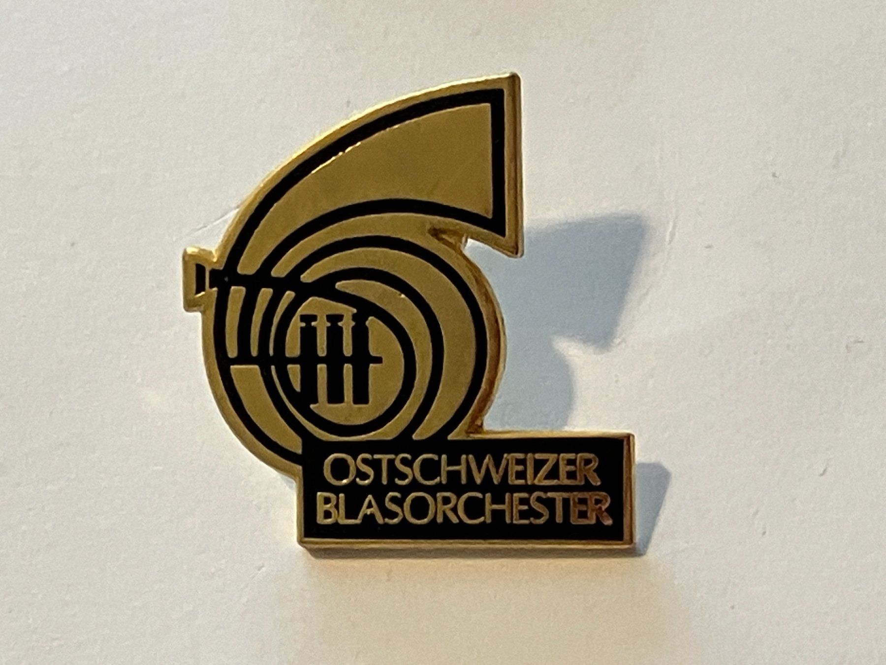 Placchette & Badge: 1 Pin Ostschweizer Blasorchester – Usato da Basel venduto da djwwpp
