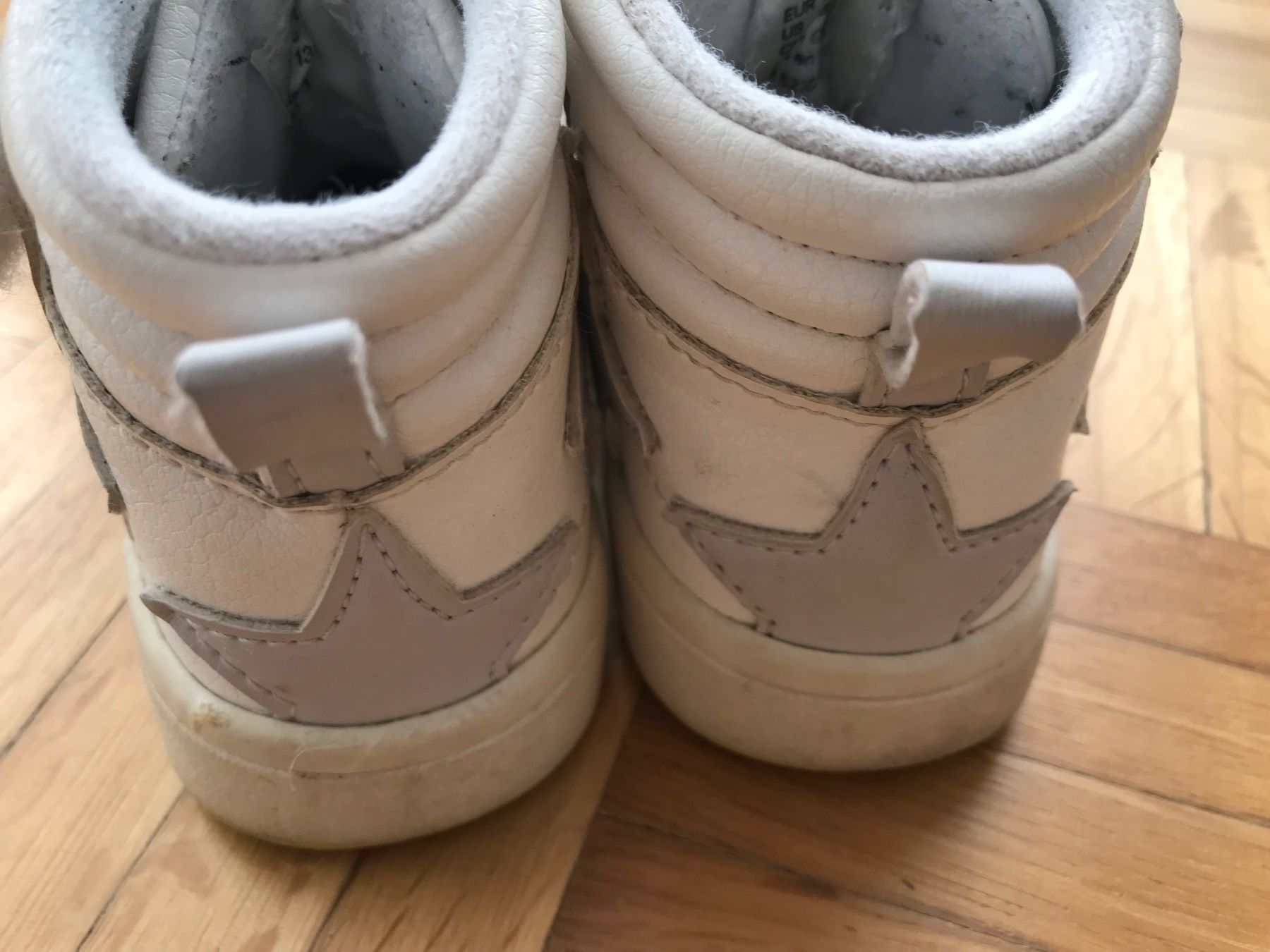 Scarpe per ragazze: Turnschuhe Mädchen Grösse 22 – Usato da Emmenbrücke venduto da Hathor123 4
