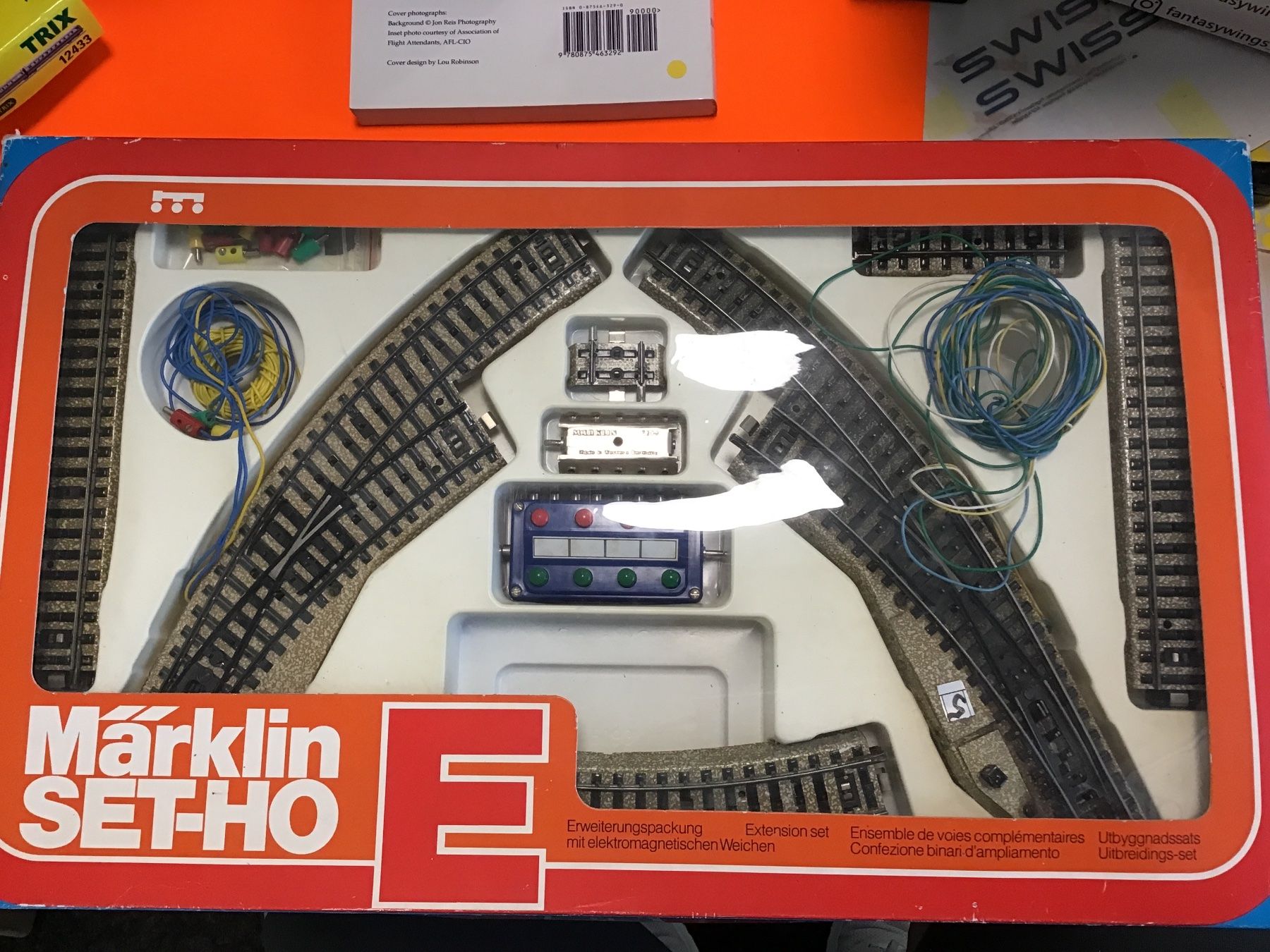 Märklin Modelleisenbahnen: Märklin SET HO Erweiterungspackung mit Weichen E – Gebraucht aus Männedorf von Modelle-aller-Art