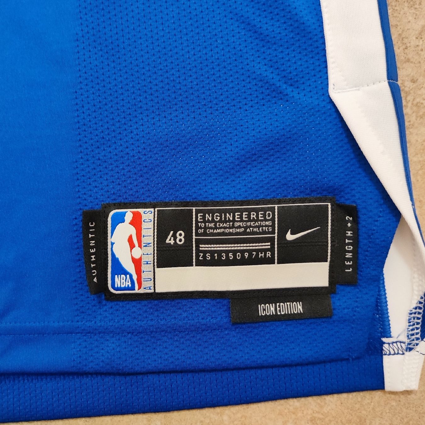 Nike T-shirt: Stephen Curry Jersey - NEUF – Nuovo (secondo la descrizione) da Lamone venduto da ken_8y7h 3