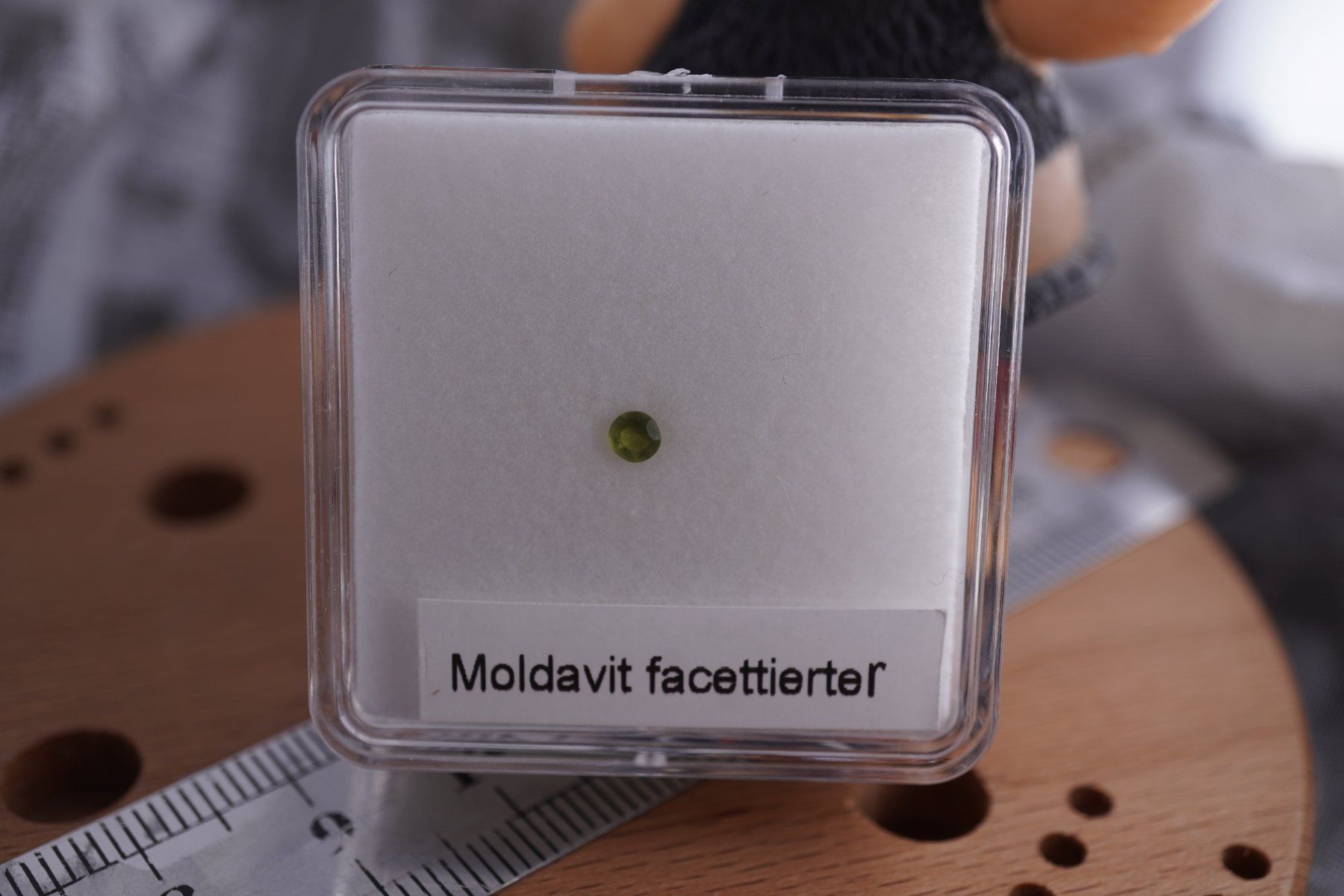 Pietre preziose: Moldavit   Facettiert 2,5mm     ab  1.-     Räumung – Nuovo e nell'imballaggio originale da Eschenbach SG venduto da topstone 1